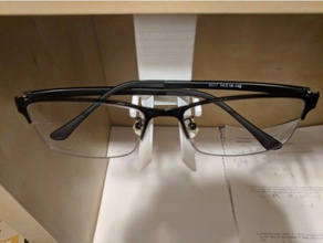 lunettes de titulaire L'impression 3d 3d print model - Mito3D