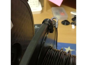 clip pour tenir le filamentos de diámetro 1 75 sur bobine Impresora 3d accesorios el filamento la titular soporte bobina 3d print model - Mito3D
