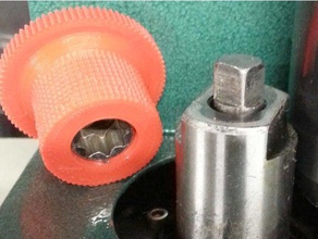 Cuadrado hembra de 8 mm perilla r8 la barra tracción partes 3d print model - Mito3D