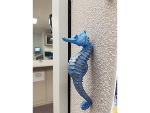 seahorse pousser la goupille art broche poussez l'hippocampe en forme de punaise support mural 3d print model - Mito3D