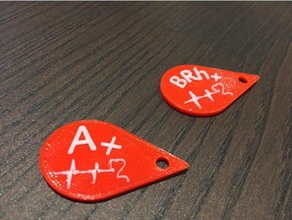 Blutgruppen Schlüsselanhänger Blut geben drop keychain persönlichen personalisierte rot 3d print model - Mito3D