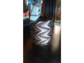 sostenedor de la pluma visual viaje organización contenedor poligonal florero jarrón modo 3d print model - Mito3D