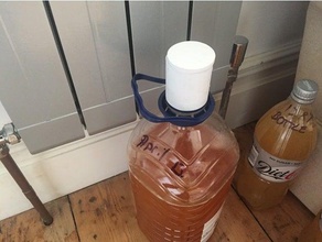 homebrew-Schleuse 5l Flasche Wasser Haushalt versorgt 5-Liter-Flasche airlock Bier Apfelwein zu Hause brauen 3d print model - Mito3D