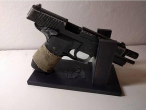 Pistole Inhaber Dekor airsoft gun Handfeuerwaffe Halter stand Tabelle Waffe 3d print model - Mito3D