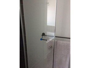 bar asciugamano paraurti doccia in vetro della porta bagno di arresto 3d print model - Mito3D