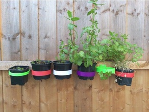pequeno vaso de planta erva titular exterior e jardim plantadeira 3d print model - Mito3D