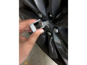 tesla wheel bolt cap removal tool tools 3d print model - Mito3D