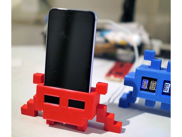 escritorio invasor 2 iphone 6 stand el teléfono móvil de juguete gadget los invasores pie soporte espacio spaceinvaders del 3D print model - Mito3D