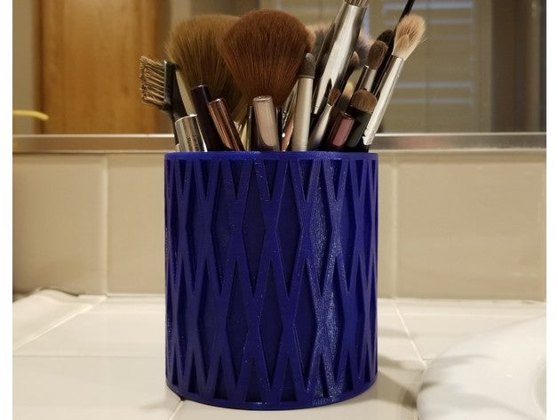 makeup brush holder cup - large organization organizer 3D print model - Mito3D