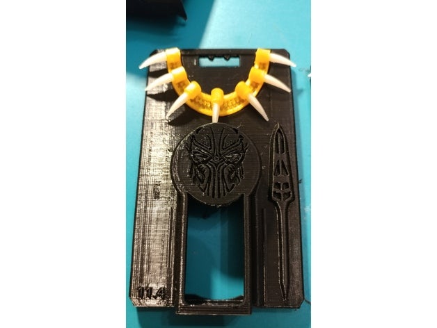 kilmonger collana piccola oggetti di scena porta badge golden jaguar prop 3D print model - Mito3D