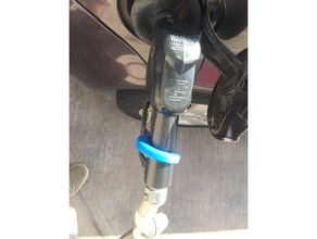 gas hold on-clip automotive auto ugello del passaggio tenere aperto pompa 3d print model - Mito3D