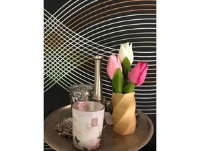 twisted liscio vaso arredamento 3dprintable Stampante 3d blumen la decorazione deko il fai da te fiore di fiori giardino casa famiglia cucina presente spirale 3d print model - Mito3D