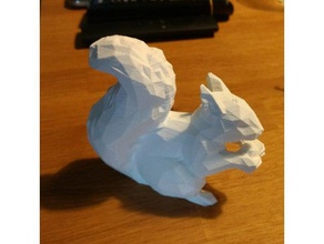 low poly esquilo arte 3d print model - Mito3D