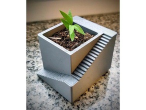 seedling flower pot outdoor garden liner pellet pellets plant 3d print model - Mito3D