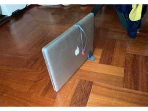 supporto verticale per macbook pro 15 primi mesi del 2011 computer apple escursioni 3d print model - Mito3D