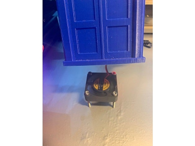 tardis raspberry pi 3 ventilador de la caja agregar 3d impresión 3D print model - Mito3D