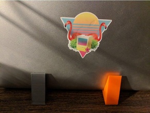 orta macbook pro-dikey stand dizüstü bilgisayar boyutunda masa laptop aksesuarları standı organizasyon 3d print model - Mito3D