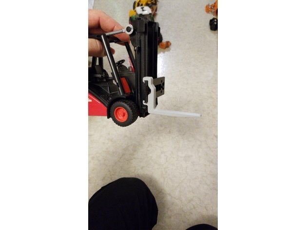 bruder linde forklift forks mechanical toys 3D print model - Mito3D