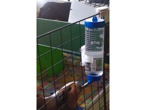 cavia c&c mesh pannello di pet bottiglia acqua adattatore piastra montaggio 2 versioni gli animali domestici la gabbia maialino clip bevanda a proposito bibita griglia guineapig openscad roditore piccolo animale irrigazione 3d print model - Mito3D