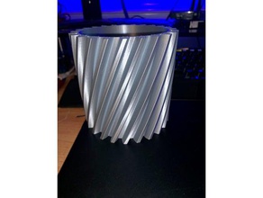 24 dents engrenage hélicoïdal porte-crayon vase bureau de l'organisateur porte-stylo vases 3d print model - Mito3D