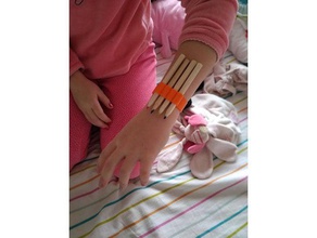 bracelet crayon gadgets 3d print model - Mito3D