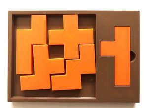 penta-pentomino en la bandeja de embalaje puzzle rompecabezas 3d print model - Mito3D