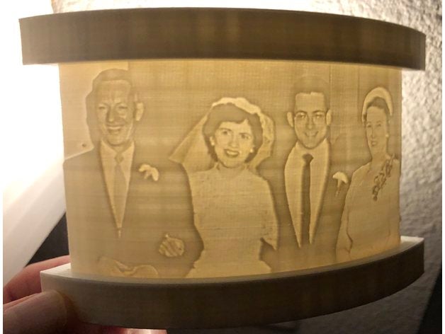 lithophane stand gebogen 100mm Breite 24mm dick durchsucht Replikate 3D print model - Mito3D