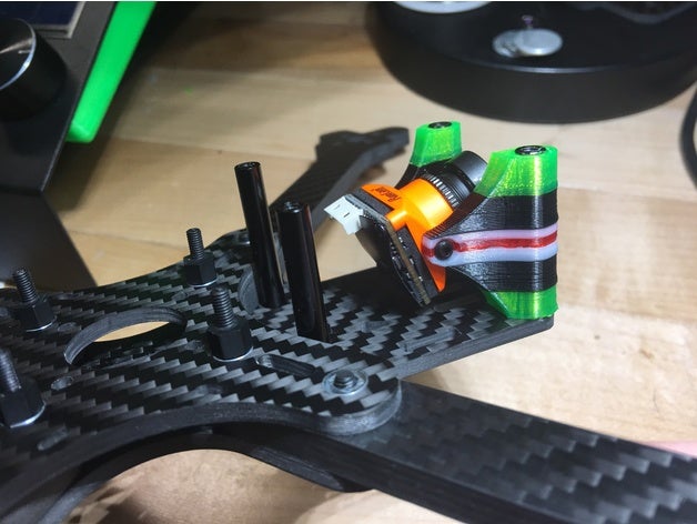 le sct source d'un micro swift 3 monter des véhicules de la caméra support drone fpv freestyle race racer runcam v2 v02 3D print model - Mito3D