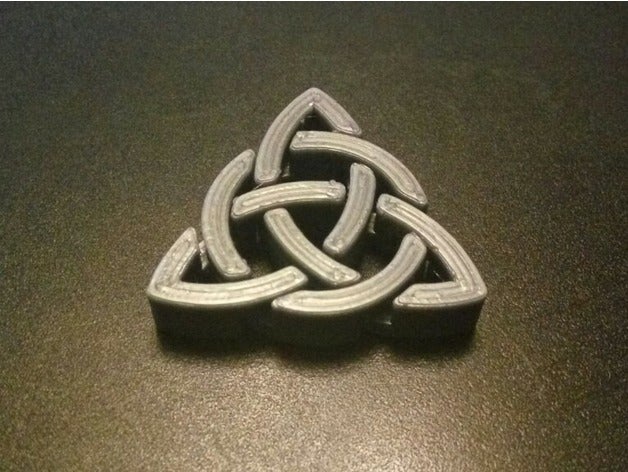 triquetra celtique pendentif paramétrique bijoux openscad 3D print model - Mito3D