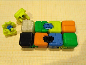 fidget cubo dentro da engrenagem mecânico brinquedos 3d print model - Mito3D