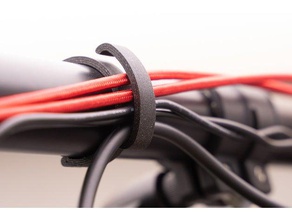 paramétrique roundtripod guide-câble les gadgets clip de câble le titulaire pipe 3d print model - Mito3D