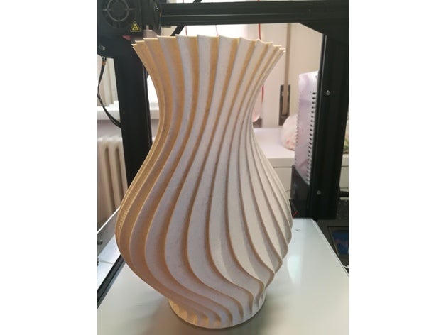 vase en courbe décor 3D print model - Mito3D