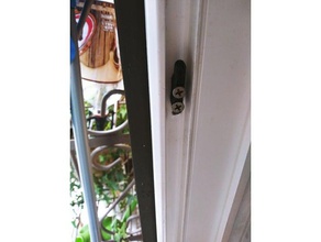 sliding screen spacer hook latch lock outdoor & garden door 3d print model - Mito3D