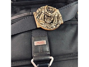 borsa a tracolla distintivi accessori alien badge predatore samurai 3d print model - Mito3D