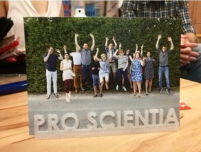 proscientia ged chtnis st tze signs & logos assembly foto picture stand 3d print model - Mito3D