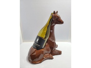 girafe de vin titulaire décor low poly 3d print model - Mito3D