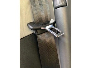 seat belt clip assist automotive assistive device buckle holder stopper 3d print model - Mito3D