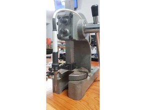 una prensa de husillo soldadura hierro adaptador herramientas arbor inserte 3d print model - Mito3D