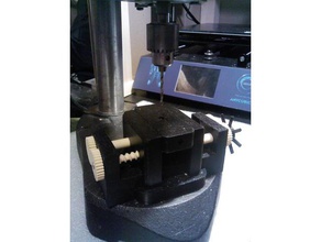 self-centering vise machine tools drill tool 3d print model - Mito3D