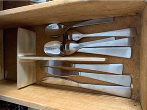 florero de modo utensilio divisor organizador organización oragnizer cajón divisores la horquilla cocina utensilios los el cubiertos platería cuchara 3d print model - Mito3D