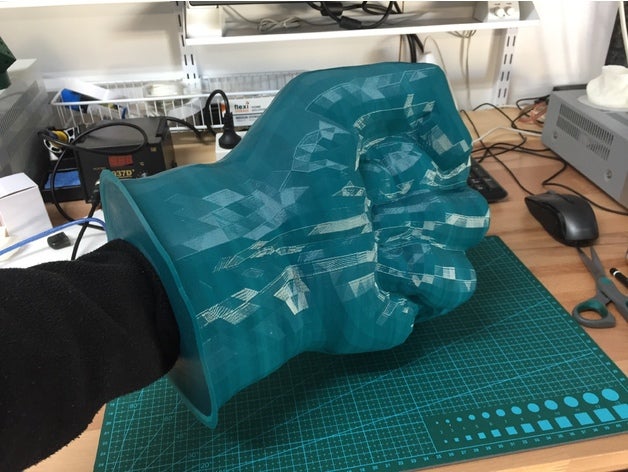 hulk elleri sahne 3D print model - Mito3D