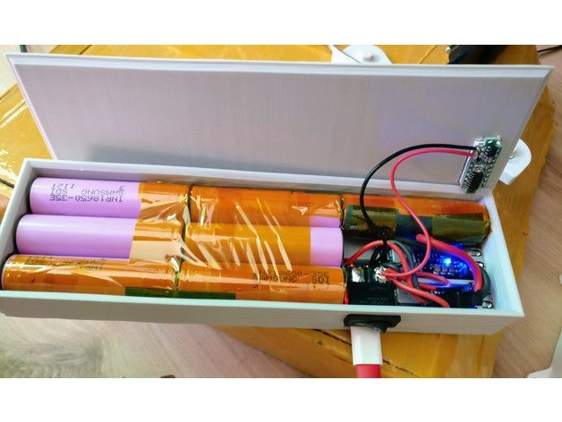 7 célula 18650 powerbank diy bateria o banco poder 3D print model - Mito3D