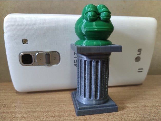 soporte de teléfono la rana busto con pedestal remix el móvil columna cabeza pepe pie tableta 3D print model - Mito3D