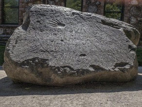 prière de rock analyses & répliques boulder la culture pied mains les hidatsas l'histoire mandan musée native american pétroglyphes pettigrew rf sacrés sioux falls le dakota du sud 3d print model - Mito3D