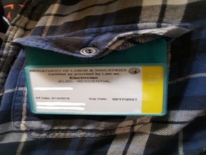 visível bolso crachá de identificação certificação titular as ferramentas emblema porta-crachá negócio do cartão a folga eletricista etiqueta identificador pocket protector negociações 3d print model - Mito3D