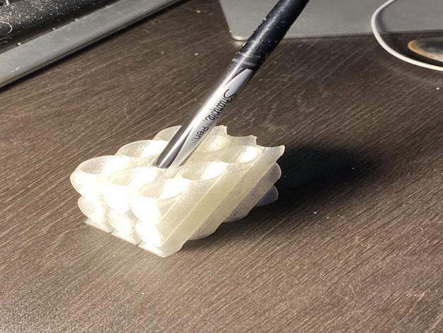 cilindro de soporte lápiz geométricas titular un 3D print model - Mito3D