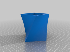 twistedvasedl openscad porte-crayon twisted vase 3d print model - Mito3D