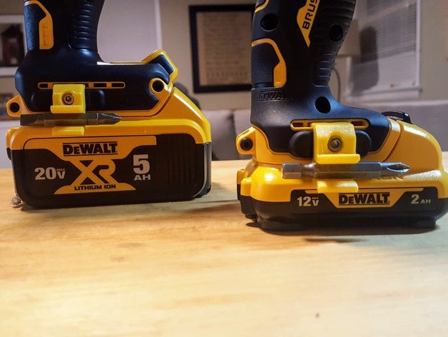 pouco clipe de titular dewalt max furadeira 20v driver 12v 3D print model - Mito3D