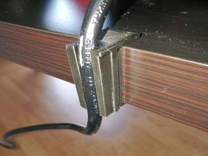 anpassbare Schreibtisch Kabelhalter 3d print model - Mito3D