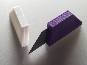 razor blade cover protector holder 3d print model - Mito3D